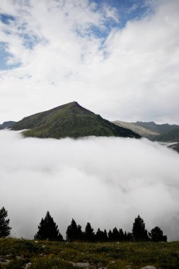 Pireneler 'de sis, İspanya' da Canfranc Vadisi.