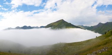 Pireneler 'de sis, İspanya' da Canfranc Vadisi.