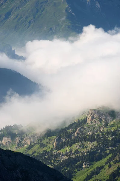 Nebbia Nei Pirenei Valle Aspe Francia — Foto Stock