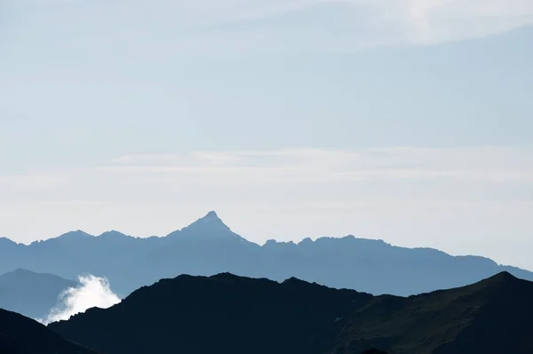 Silhouette Cime Nei Pirenei Valle Del Canfranc Spagna — Foto Stock