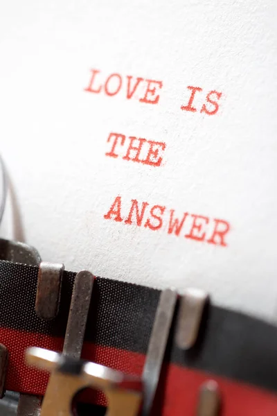 Amor Frase Respuesta Escrita Con Una Máquina Escribir — Foto de Stock
