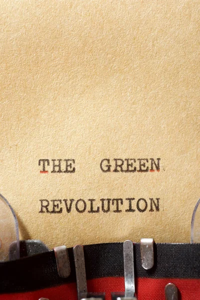 タイプライターで書かれた緑の革命フレーズ — ストック写真