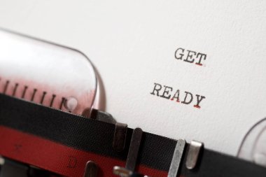 Daktiloyla yazılmış cümleyi hazırla.