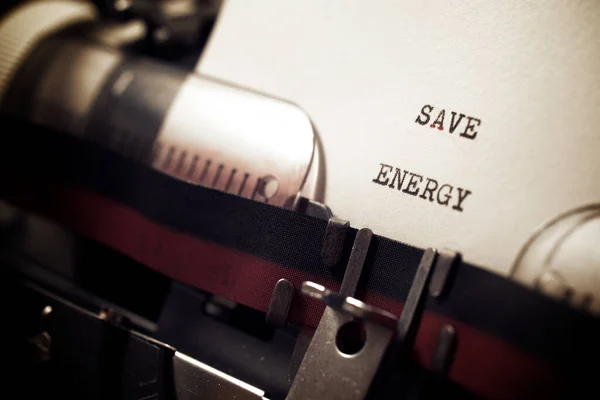 Sparen Sie Energie Phrase Mit Einer Schreibmaschine Geschrieben — Stockfoto