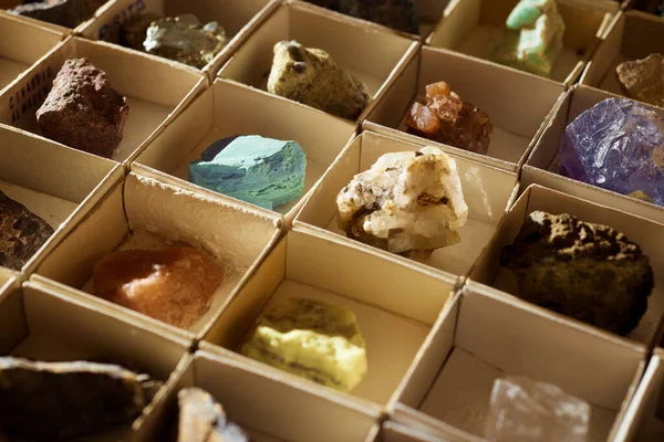 Sammlung Von Mineralien Kartons — Stockfoto