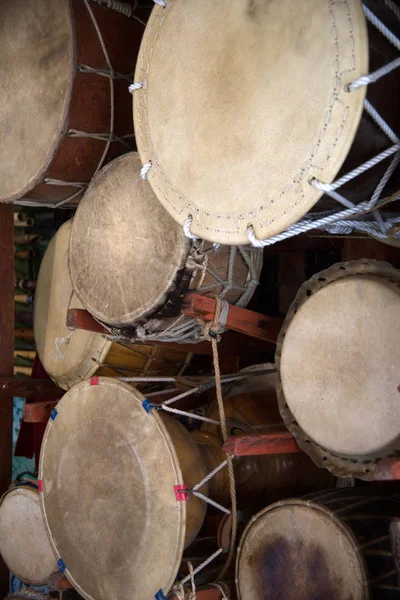 Drums Donkere Plaats — Stockfoto