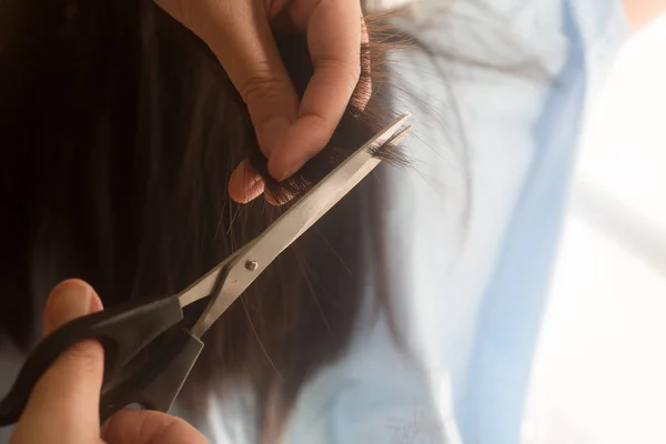 Cutting Kids Hair Close View — Stock Photo, Image