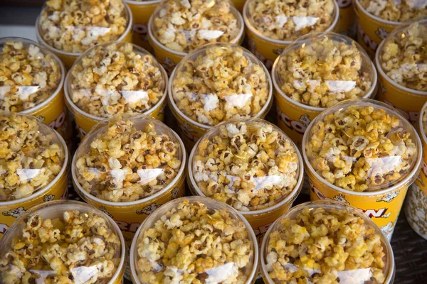 patlamış mısır Kupası içinde görünümü kapatın