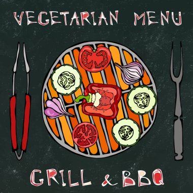 Kara Tahta Geçmişi. Vejetaryen ızgarası. Sebzeli barbekü. Piknik ve Barbekü Aletleri Tong ve Çatal. Domates, Bell Pepper, soğan, sarımsak ve kabak. El çizimi. Savoyar Doodle Biçimi