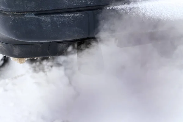Winter Snow Car Dirty Smoke Comes Its Pipe Real Environmental — Stock Photo, Image