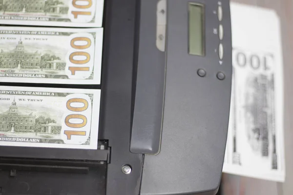 Печатных Долларов Домашний Принтер Концепция Преступления Фальшивые Деньги — стоковое фото