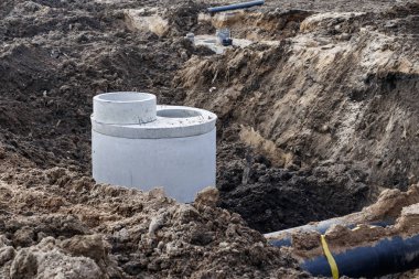 endüstriyel tesis. Borular koyulur ve bir de uzun vadeli bakım için yerinde alınır