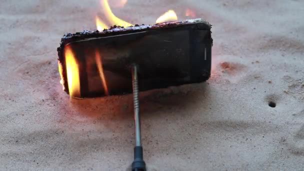 Lumina Zilei Telefonul Este Deteriorat Din Cauza Incendiului Există Pagube — Videoclip de stoc