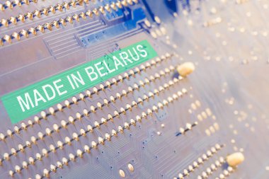 Yakın plan. Anakart mavi. Yazıt Belarus 'ta yapıldı..