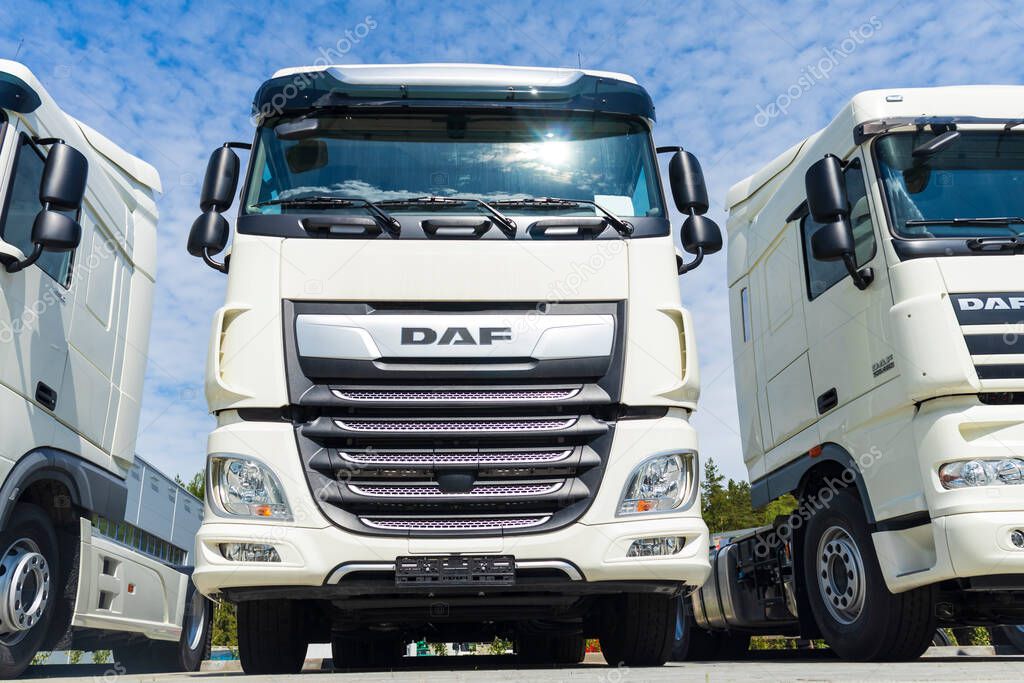 Minsk. Belarus. May 28, 2020. Street lighting. On the truck cab is the inscription Daf. Sun flare. Close-up