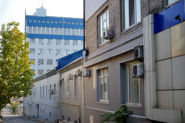 乌克兰赫森 典型的赫森外围街道的景色 其简单的建筑和平静与宁静的空气 赫森是乌克兰南部的一个地区城镇 — 图库照片