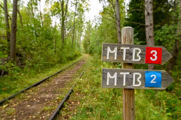 Alte Bahngleise als MTB-Trail in Kumla Schweden — Stockfoto