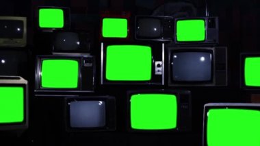Birçok TV ile yeşil perde. Mavi koyu tonu. 80 lerin estetik. Yeşil ekranlı yerine herhangi bir film için hazır ya da istediğiniz resim. Full Hd.