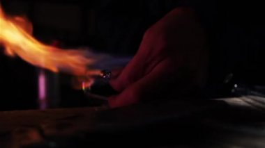 Neon ışıkları. Neon Işık Ampüller imalatı alt. Yakın çekim. 