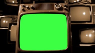 Vintage Tv ile yeşil perde. Sepya atış. Herhangi bir görüntü veya resim ile yeşil ekran değiştirmek hazır olmasını istiyorum. Full Hd. 