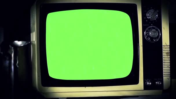 古いテレビ グリーン スクリーン クローズ アップ 湯通しのトーン 映像や写真で緑色の画面を交換する準備がしたいです キーイング クロマキー 効果でそれを行うことができます — ストック動画