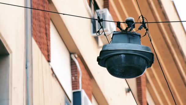 Street Light Hanging Wires Close Zoom Full — Stock Video