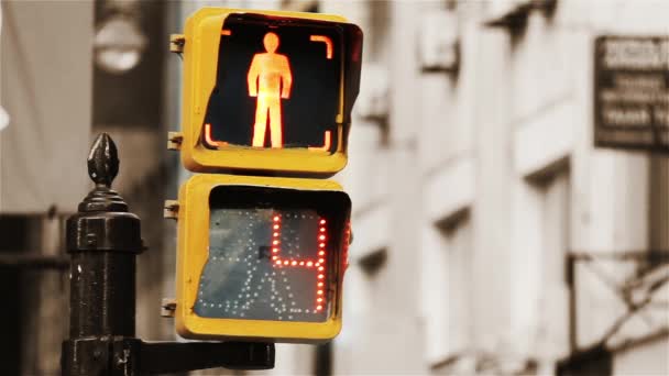 Traffic Light Närbild Bakgrund Sepiaton — Stockvideo