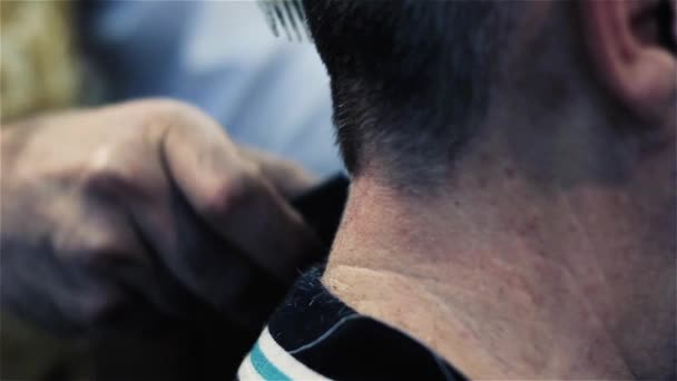 Hairdresser Cutting Trimmer Hair Man Client Close — Stock Video