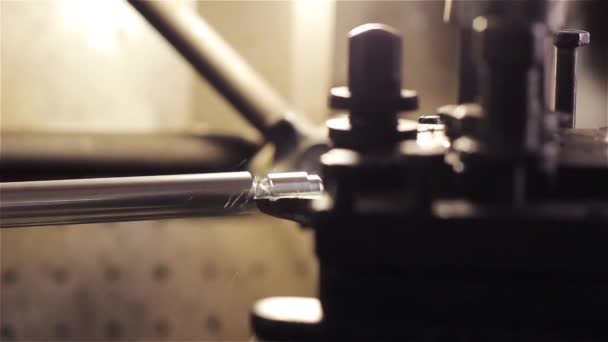 Metalen Detail Een Spindel Van Industriële Draaibank Close Full — Stockvideo