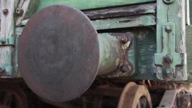 Eski terk edilmiş tren vagon. Tampon detayını. Yakınlaştırma inç Full Hd. 