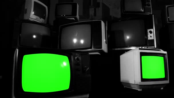 80S Tvs Green Screen Parallel Dolly Shot Noir Tone Ready — Stock Video