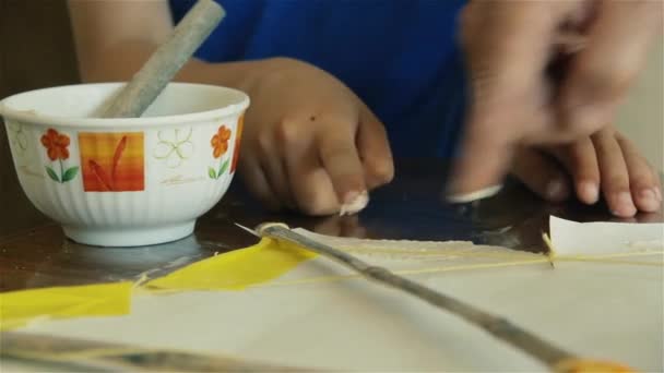 Father Making Kite Together His Son — Stock Video