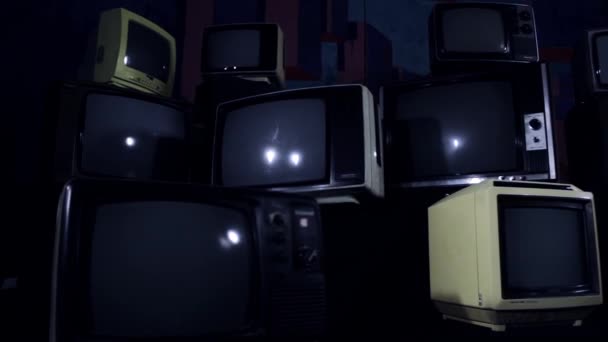 Retro Draait Groen Scherm Het Midden Van Vele Televisies Kunt — Stockvideo