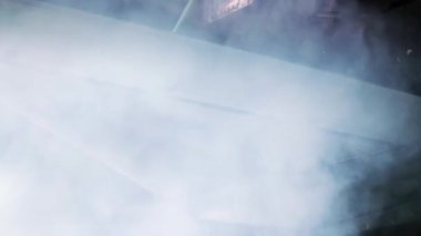 Jet Uçak Kanat Bulutlar üzerinden uçar.