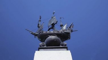 Falkland'da Alman Filosuna Karşı İngiliz Zaferi Anısına Anıt. 