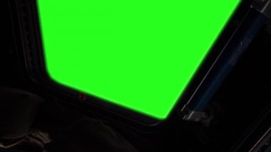 (Iss) Yeşil Ekranlı Uluslararası Uzay İstasyonu Penceresi. Uzaklaştırın. Bunu Adobe After Effects'te anahtarlama (Chroma Key) efektleri veya diğer video düzenleme yazılımlarıyla yapabilirsiniz (Youtube'daki eğitimlere göz atın). Nasa tarafından döşenmiş bu görüntünün elemanları.
