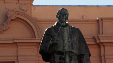 Arjantin'de Cordoba Eyaletinin Eski Kilisesinde Bir Rahibin Heykeli.