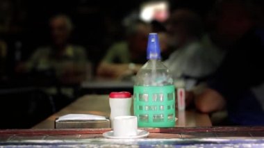 Buenos Aires bir barda soda eski şişe.