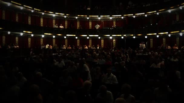 Interior Teatro Clásico Con Espectadores — Vídeo de stock