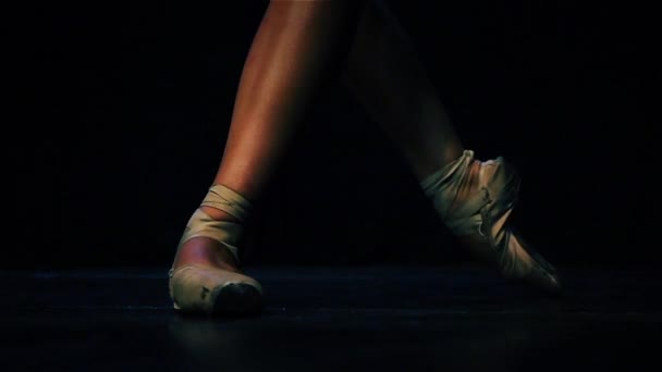 Ballerina Feet Pointe Shoes Dancing Ballet — Stock Video