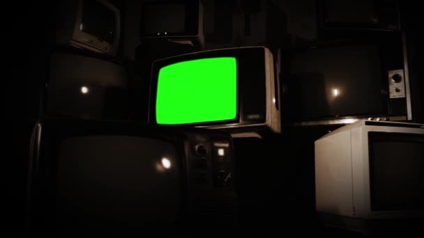 Old Green Screen Many Tvs Sepia Tone Zoom Out — Stock Video