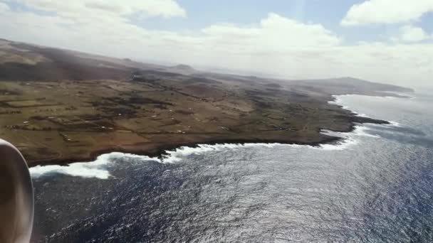 Flugzeug Fliegt Über Rapa Nui Osterinsel Chile — Stockvideo