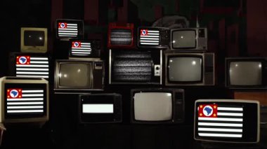 Brezilya 'nın So Paulo eyaletinin bayrakları, Vintage Televizyonlarda.  