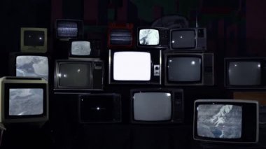 Orta Asya 'daki Alakol Gölü' nden. Mavi Koyu Ton. NASA tarafından desteklenen bu videonun elementleri. 