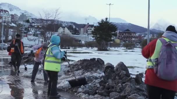 Ushuaia Argentina 2019 Městští Pracovníci Odstraňují Sníh Ulici Ushuaia Provincie — Stock video