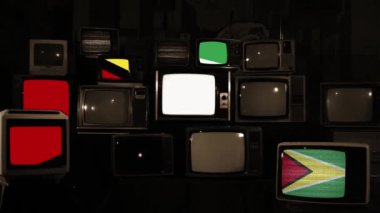 Guyana Bayrakları ve Vintage Televizyonları. Sepia Tonu.  