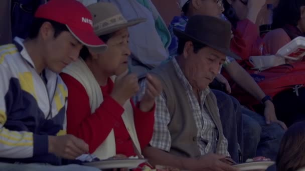 Cochabamba Bolivia 2019 Eten Straat Tijdens Het Festival Virgin Urkupina — Stockvideo