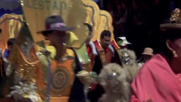 Cochabamba Bolivia 2019年8月 ボリビアのウルクーピナ祭の聖母 カラフルなダンス パレード そしてキラコロ通りを通る儀式でいっぱいの活気に満ちたボリビアのお祝い — ストック動画