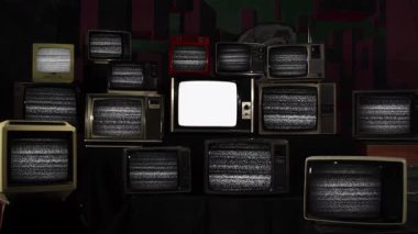 Yığınla Parazit Gürültülü Yeşil Ekran Arasında Eski TV Açıldı.% 100 Gerçek Video, Yapay Zeka Değil - 4K