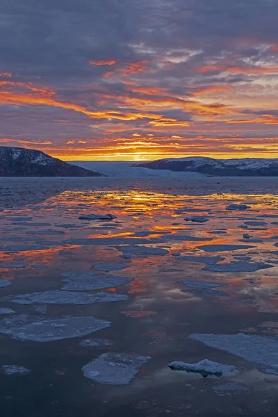Colorful Reflections Calm Arctic Ocean Eqip Sermia Glacier West Coast — Stock Photo, Image
